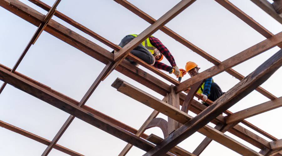 Professional gutter cleaning services in Arnold, MO